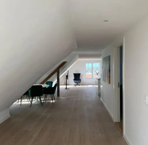 Appartement Laekker Pa Havnefronten