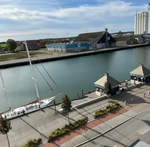 Appartement Laekker Pa Havnefronten